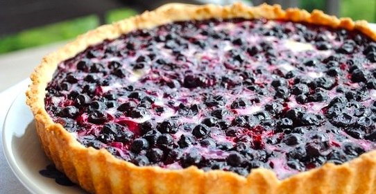 Пирог со смородиной из песочного теста