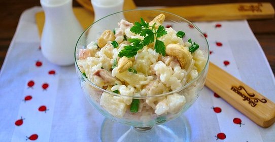 Рисовый салат с курицей