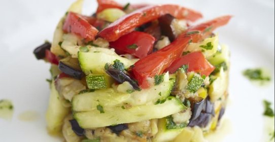 Теплый овощной салат