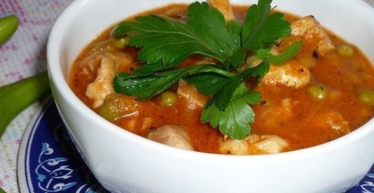 Гуляш из курицы с подливкой