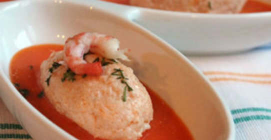 Кнели из креветок в соусе Биск