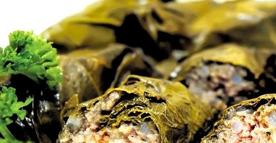 Фаршированные виноградные листья (Долма)