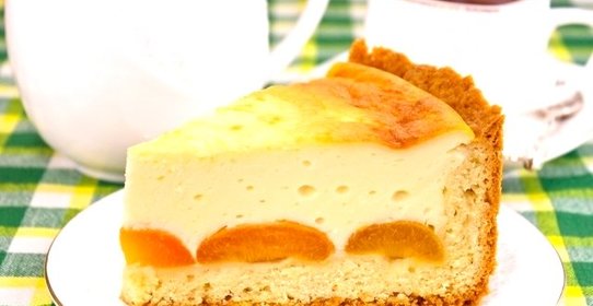 Абрикосовый пирог с творогом