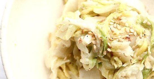 Теплый салат из капусты и яблока