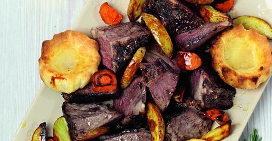 Запеченная грудинка и йоркширский пудинг