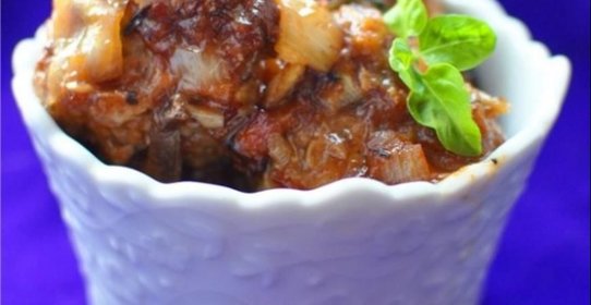 Тефтели запеченные в баклажанном соусе