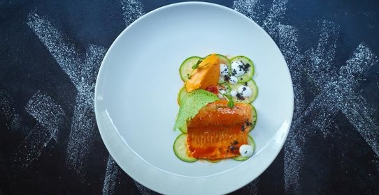 Форель с кабачками и морковным пюре