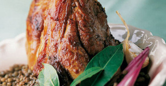 Телячья рулька с чечевицей