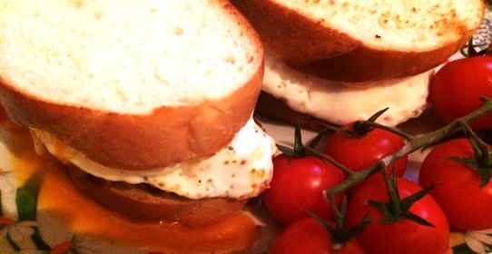 Тосты с ветчиной и овощами