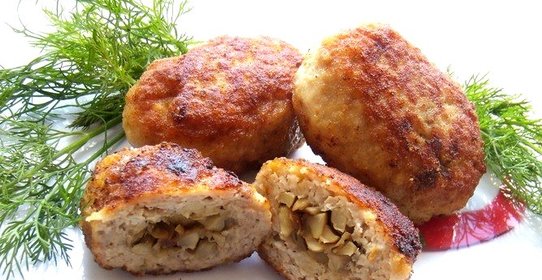 Котлеты из фарша с грибами