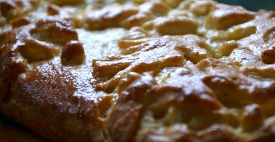 Пирог картофельный с копченой колбасой