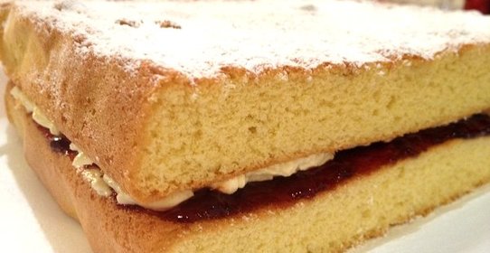 Быстрый пирог с вареньем