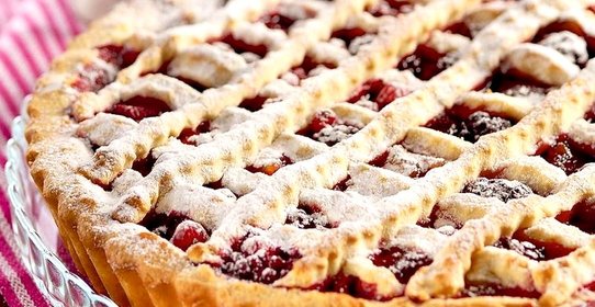 Песочный пирог с замороженными ягодами