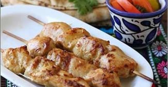 Куриные шашлыки на шпажках