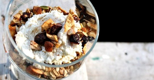 Хрустящая гранола с кремом из кешью