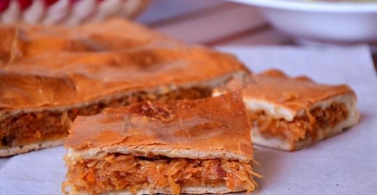 Пирог с квашенной капустой