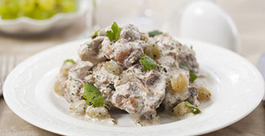 Баранина с кишмишем в мультиварке