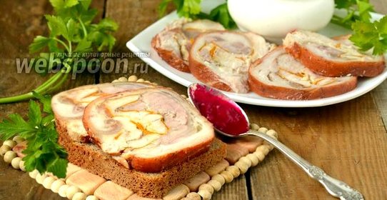 Рулет из рульки с начинкой в мультиварке