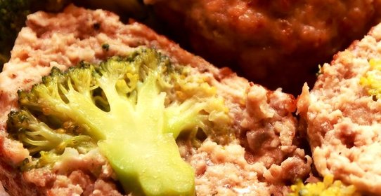 Котлеты из индейки с брокколи
