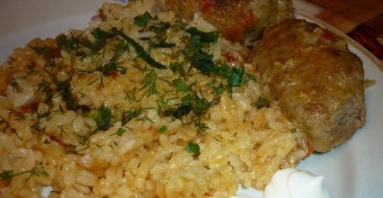Рис с котлетами в мультиварке