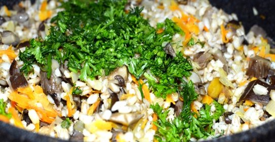 Перловка с вешенками