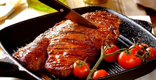Бифштекс на сковороде