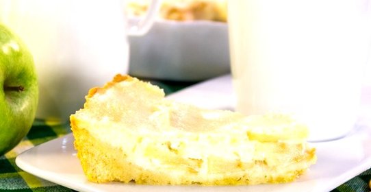 Яблочный пирог с нежным кремом