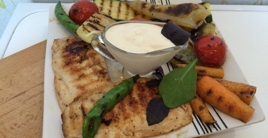 Салат из консервированной горбуши