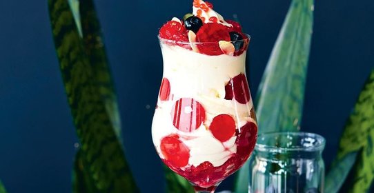 Творожно-ягодный веррин с ягодной «икрой»