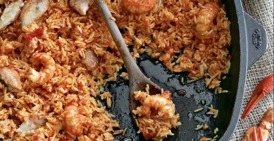 Каталонская паэлья с рыбой-чертом и раками