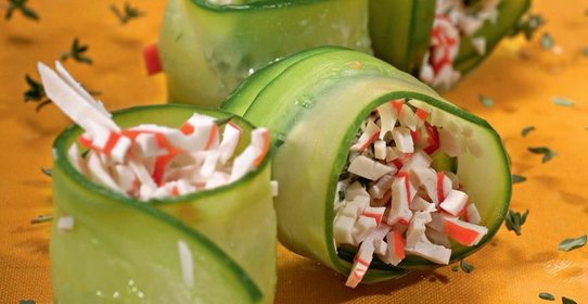 Огуречные рулеты с крабовым мясом