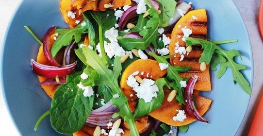 Салат с тыквой, фетой и кедровыми орехами