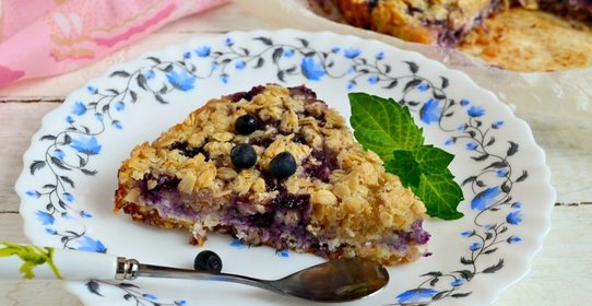 Крамбль с творогом и черникой