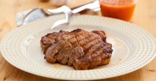 Свиная шейка в перечном маринаде, жаренная на гриле