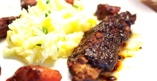 Говядина в смородиновом маринаде