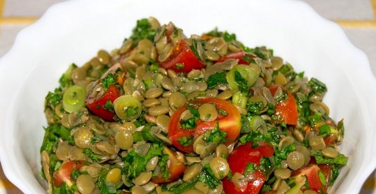 Салат из консервированной чечевицы
