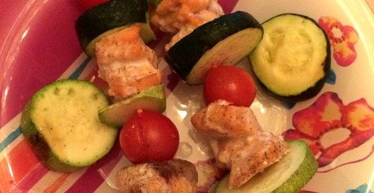 Шашлык из форели с цукини и кабачком