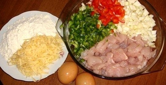 Котлеты из куриного мяса с овощами и сыром