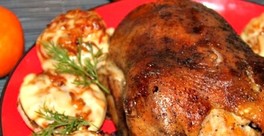 Утка в рукаве с апельсинами