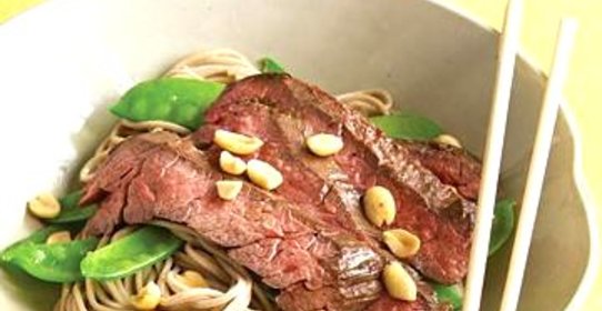 Говядина с лапшой и фасолью