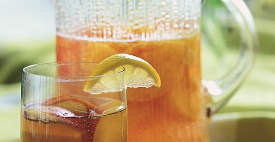 Компот из персиков с имбирем