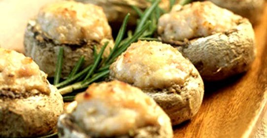 Фаршированные мясом шампиньоны