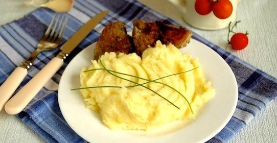 Картофельное пюре с печёным чесноком
