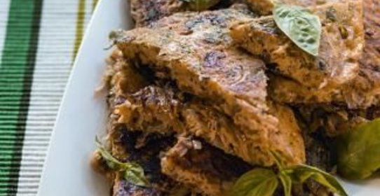 Фриттата с луком и бальзамико