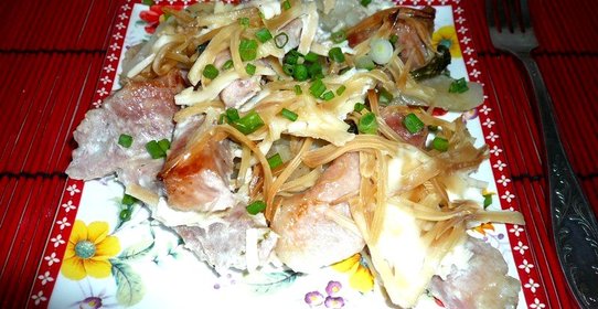 Свинина запеченная с картофелем