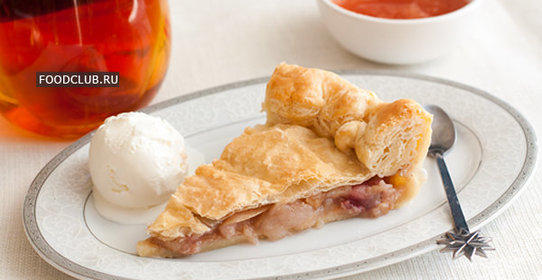 Закрытый яблочный пирог из слоеного теста