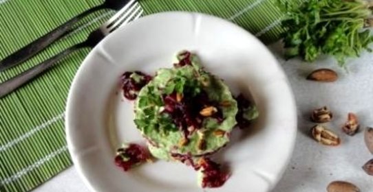 Свекольный салат с авокадо