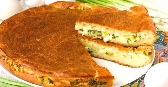 Заливной пирог с зелёным луком и яйцом