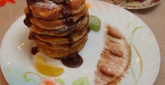 Яблочные колечки в шоколадном кляре