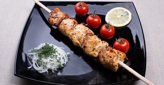 Рецепт шашлыка из курицы в чесночно-луковом маринаде